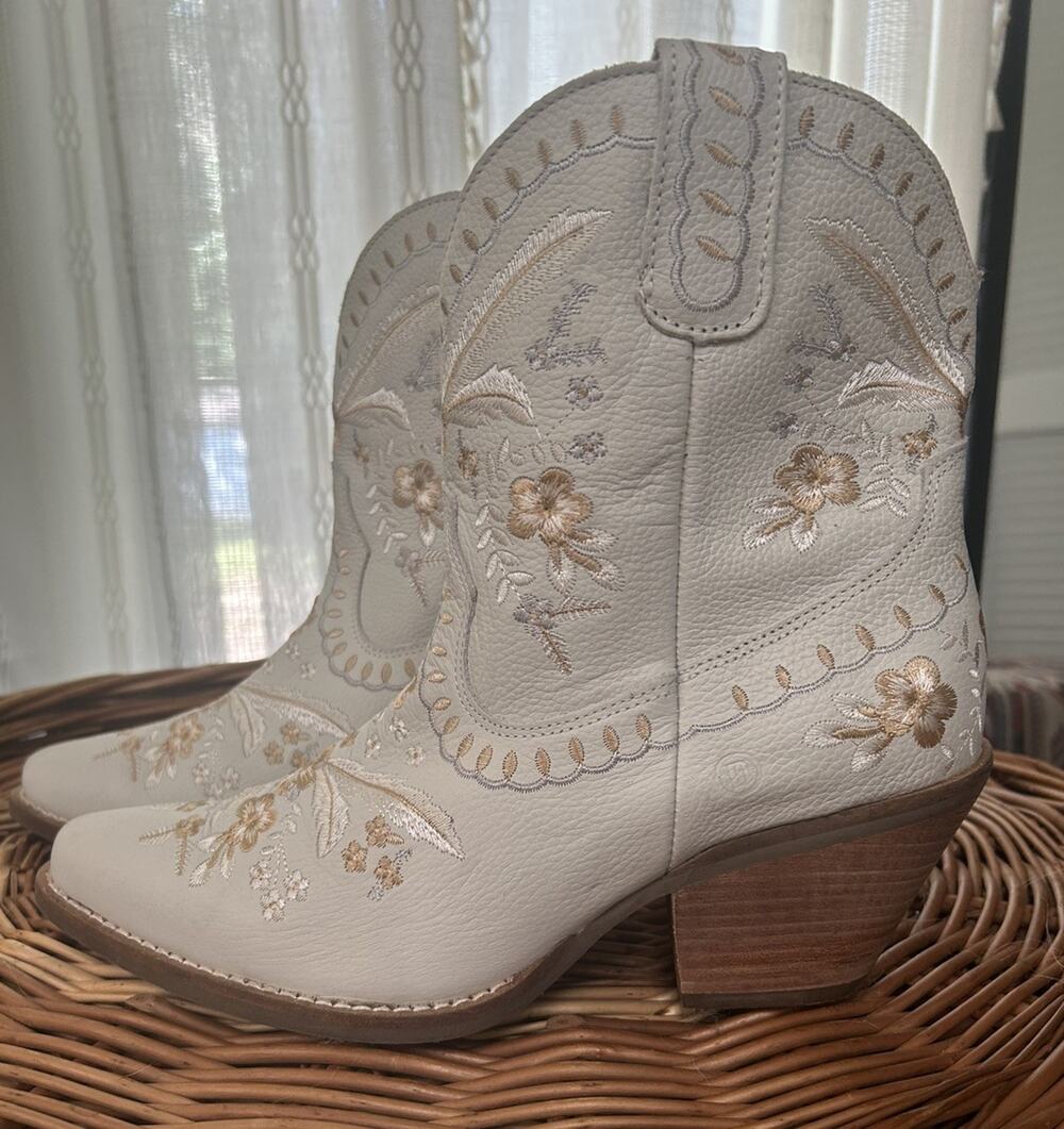 Dingo Womens White Primrose Leather Embroidered Bootie Western Boot Size 10 M